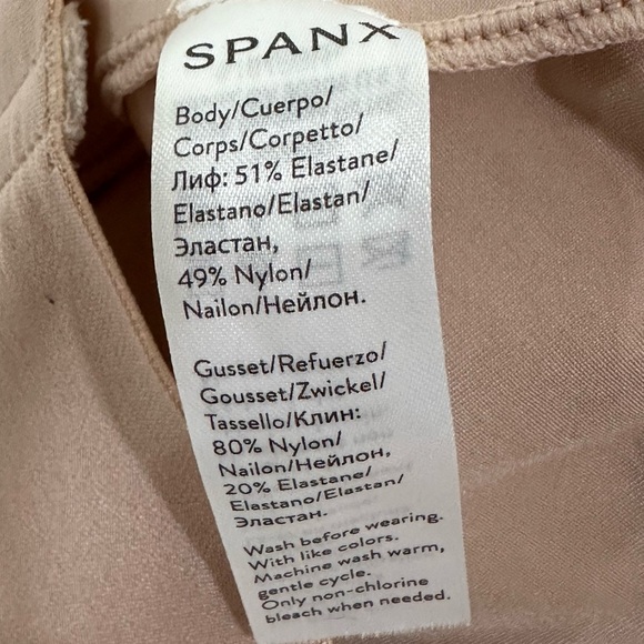 Spanx Women’s Strapless Cupped Mid-Thigh Bodysuit Size Medium - Picture 5 of 9
